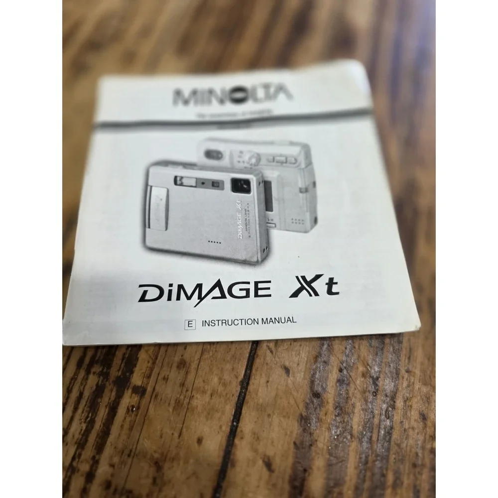 Minolta Konica DiMAGE Xt 3.2MP Digital Camera - Silver
